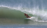 Tia_Blanco_surfing