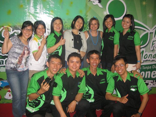IVS_Medan_crew_with_LC