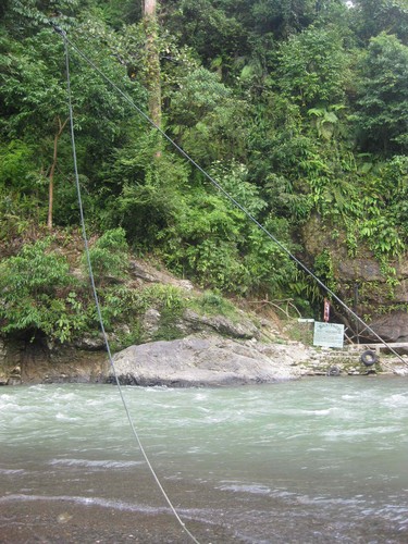 how_to_get_over_the_river_at_Bukit_Langwan