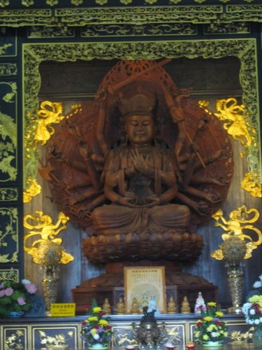 carved_Buddha_at_Kek_Lok_Si_temple