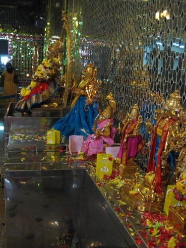 statues_of_gods_on_alter_at_Glass_Temple