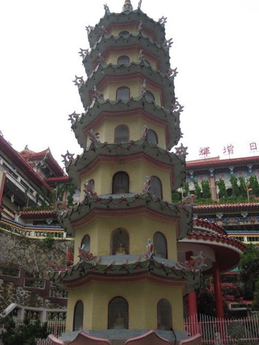 tall_pagoda_at_Kek_Lok_Si_temple