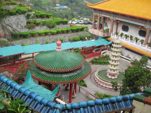 view_from_above_at_Kek_Lok_Si_temple