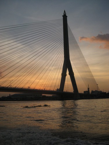 Rama_VIII_Bridge_at_Sunset